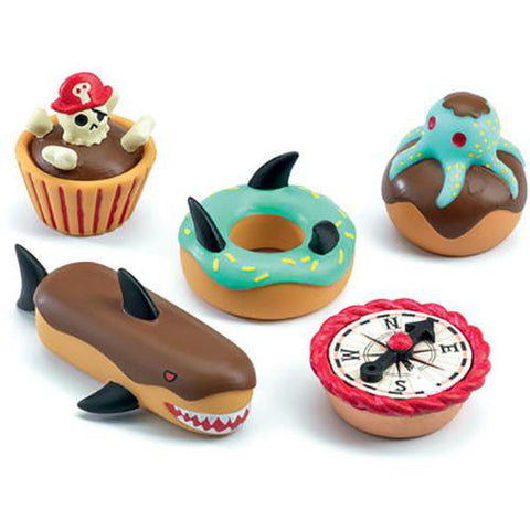 Pirate Cakes, 5 designs closer up