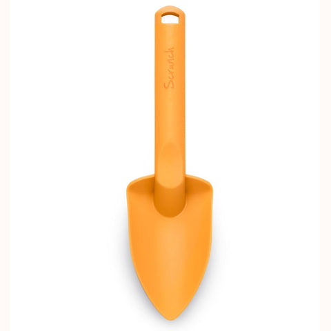 Scrunch spade pumpkin, white background 